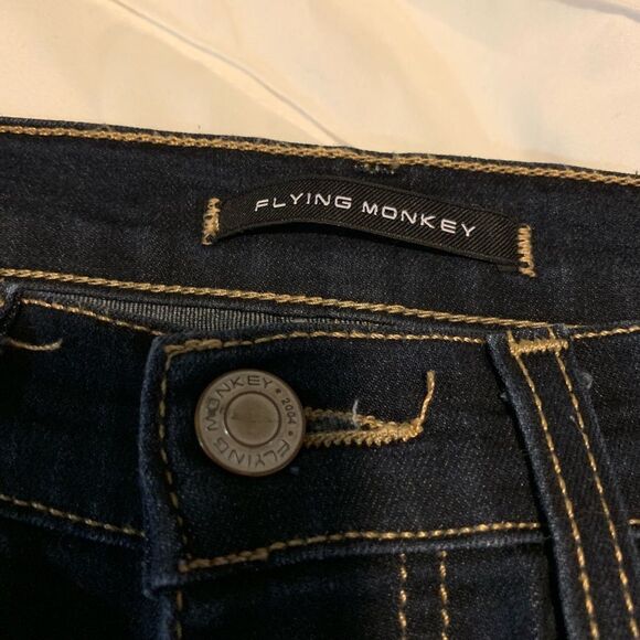 Buckle Jeans - Picture 3 of 4